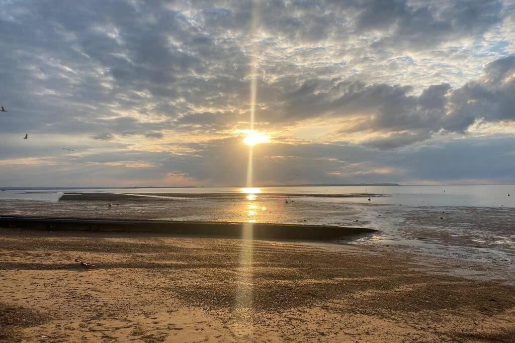 The Yellow Door Whitstable - Peaceful Retreat Close To Beach Buitenkant foto